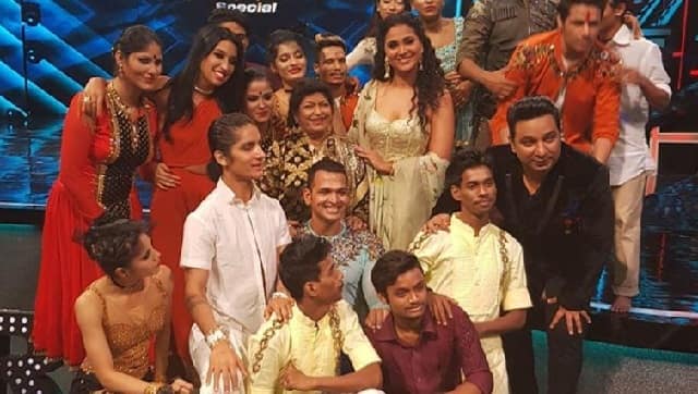 Saroj Khan with the contestants in High Fever 
