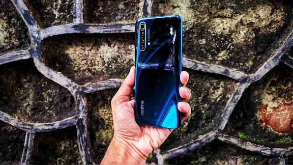 Realme UI 2.0 early access programme is now open for Realme 6, Realme C12 and other smartphones