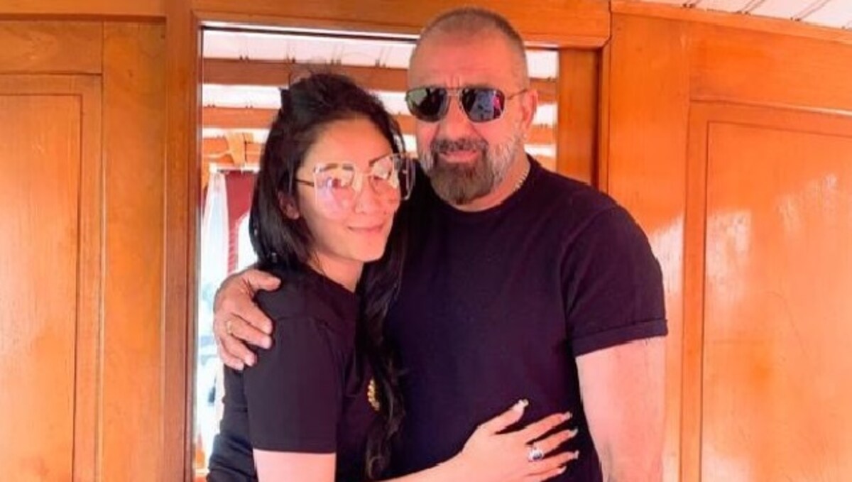 Sanjay Dutt S Wife Maanayata Thanks His Fans For Wishing Him Speedy Recovery This Too Shall Pass Entertainment News Firstpost Richa sharma was born on aug 6, 1964 in mumbai. sanjay dutt s wife maanayata thanks his