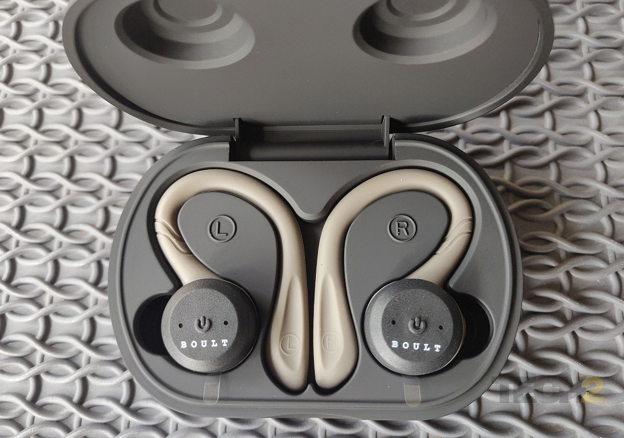 Boult Tru5ive Pro earphones.