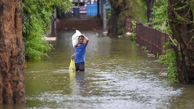 Mumbai, Thane, Palghar likely to receive very heavy rainfall over 24 hours; IMD issues 'orange' alert for Vidarbha Mumbai, Thane, Palghar likely to receive very heavy rainfall over 24 hours; IMD issues 'orange' alert for Vidarbha