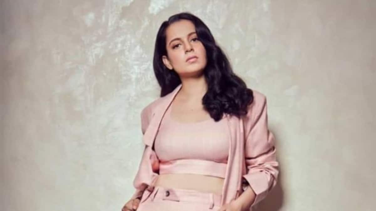 Karni Sena backs Kangana Ranaut, stages protest against Sanjay Raut in Gorakhpur