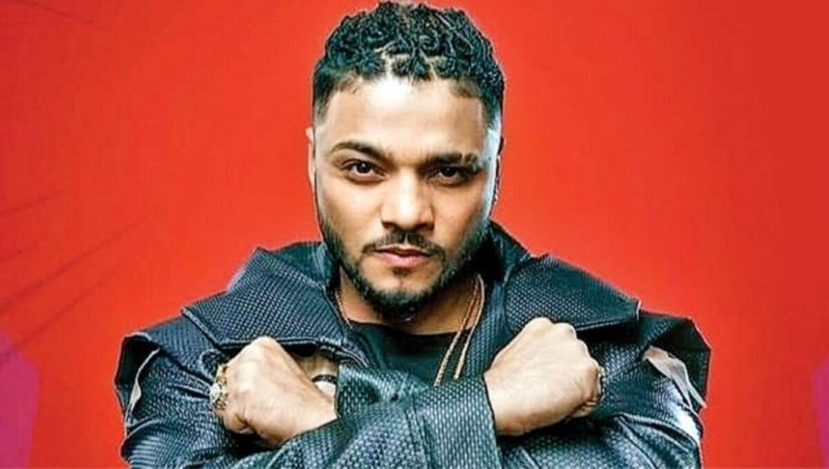 Rapper Raftaar Home Quarantines After Testing Positive For Coronavirus Says He Feels Fit Entertainment News Firstpost Check out some of his super hit singles and music albums and listen to your favorite song for free.
