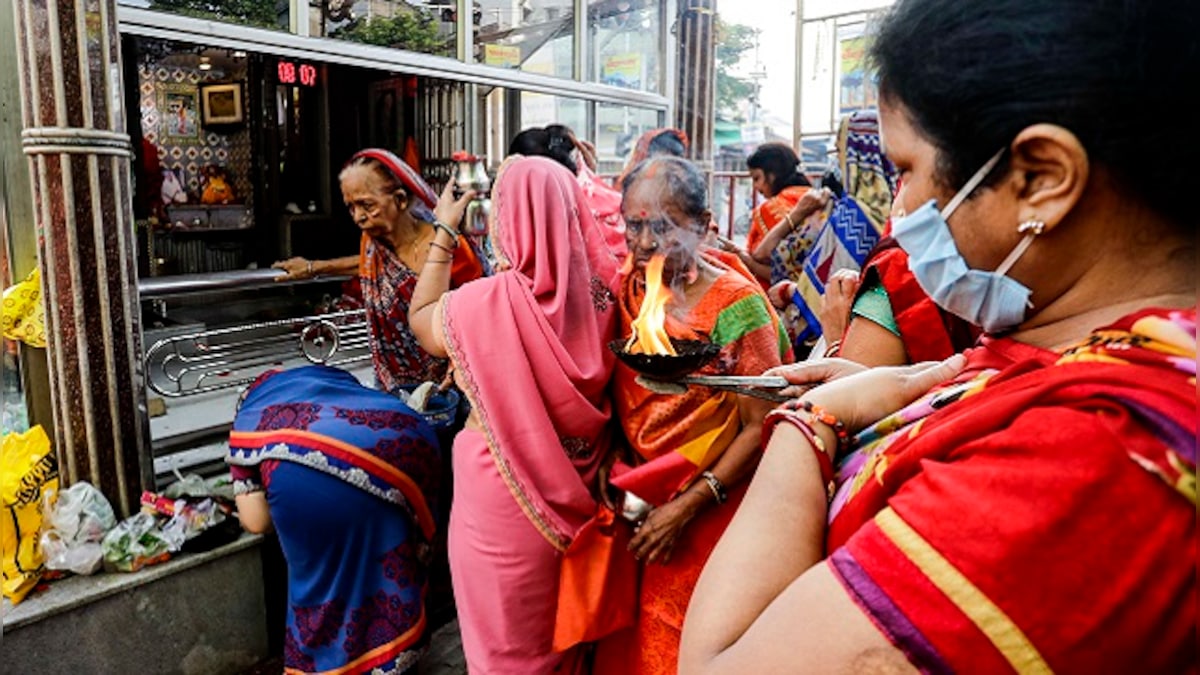 Calcutta HC partially eases 'no-entry' order on Durga puja pandals, to allow 60 organisers at a time