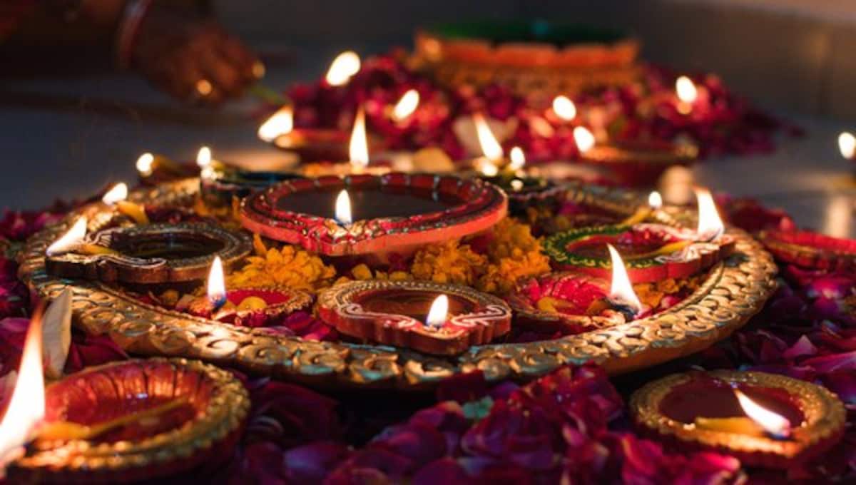 Happy Diwali 2021: Wishes, quotes, messages, images, WhatsApp and Facebook  status to share with your loved ones