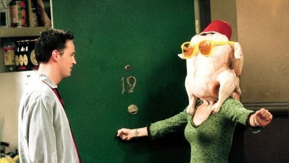 Friends star Courtney Cox recreates Monica Geller's Turkey head dance for Thanksgiving