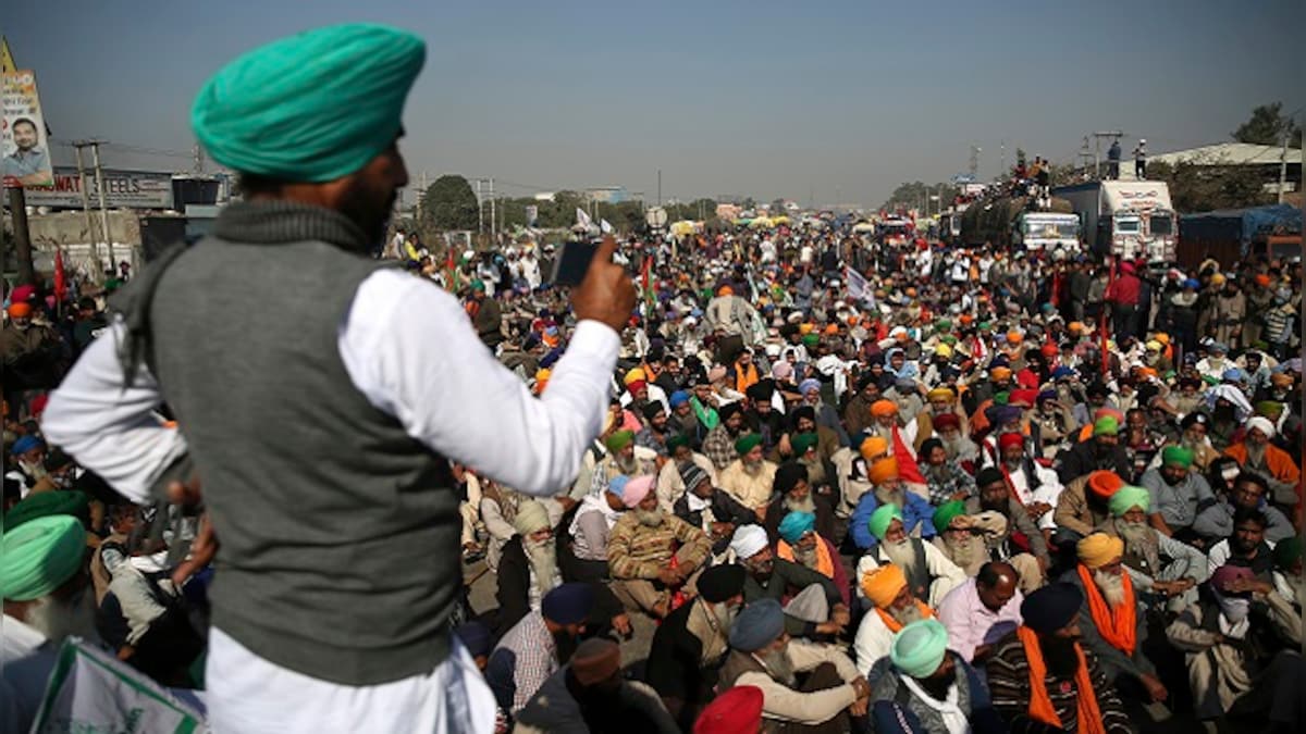 More farmers gather at Delhi entry points as protests enters Day 4; BKU, others reject Burari, demand nod for Jantar Mantar