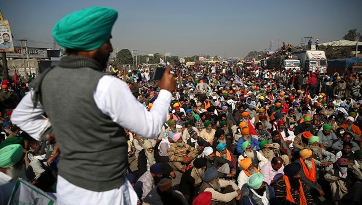 More farmers gather at Delhi entry points as protests enters Day 4; BKU,  others reject Burari, demand nod for Jantar Mantar-India News , Firstpost