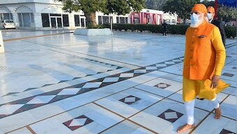 Narendra Modi visits Gurudwara Rakab Ganj in Delhi, tweets 'feeling extremely blessed' in Punjabi