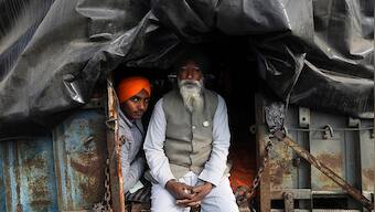 Centre, farmers set to resume talks over agri laws, MSP today; protesters endure heavy rains, cold weather