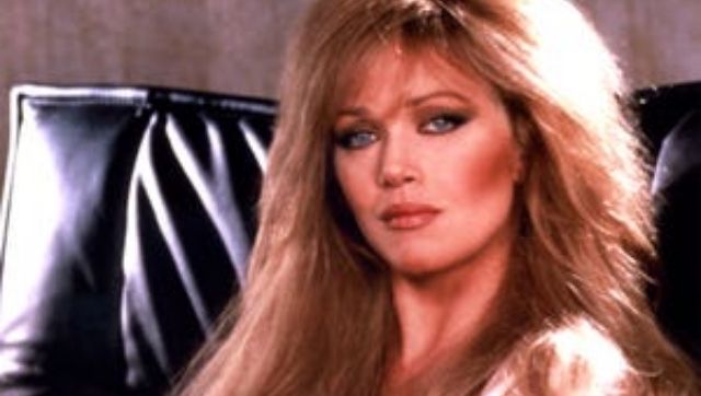 Tanya Roberts, That '70s Show and Bond actress, in 'poor condition' after collapsing at home Tanya Roberts, That '70s Show and Bond actress, in 'poor condition' after collapsing at home