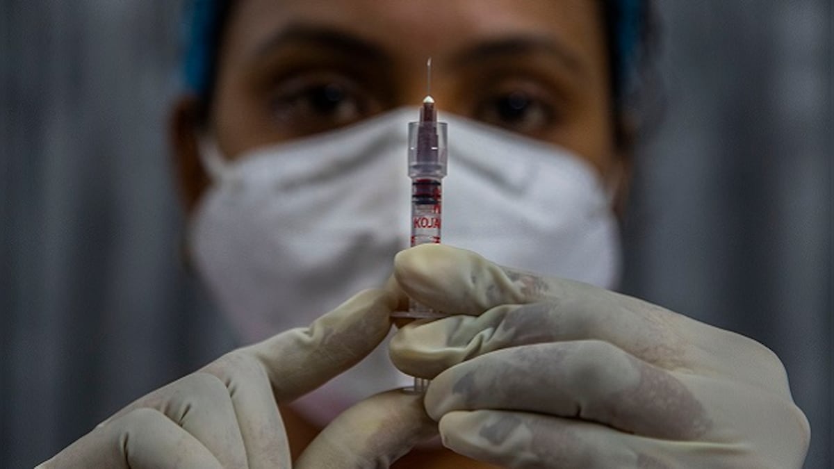 Over 19.5L COVID-19 vaccinations, 348 AEFIs so far; Delhi heading to 'herd immunity', suggests sero-survey