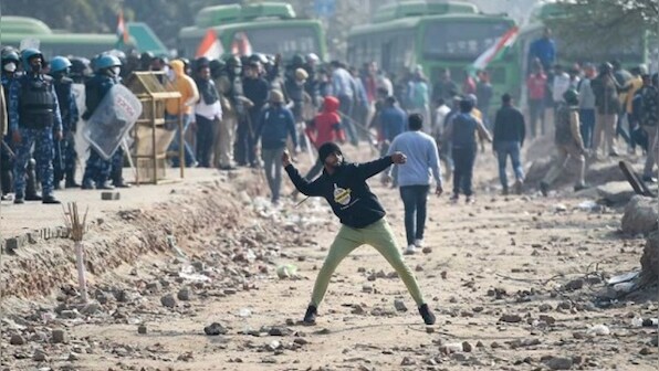 Farmers' protest: Violence at Singhu after 'locals' clash with protesters; thosuands gather in Muzaffarpur supporting BKU
