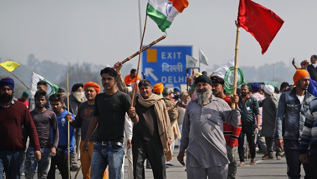Farmers across India hold peaceful chakka jam, give 2 Oct ultimatum to repeal farm laws Farmers across India hold peaceful chakka jam, give 2 Oct ultimatum to repeal farm laws