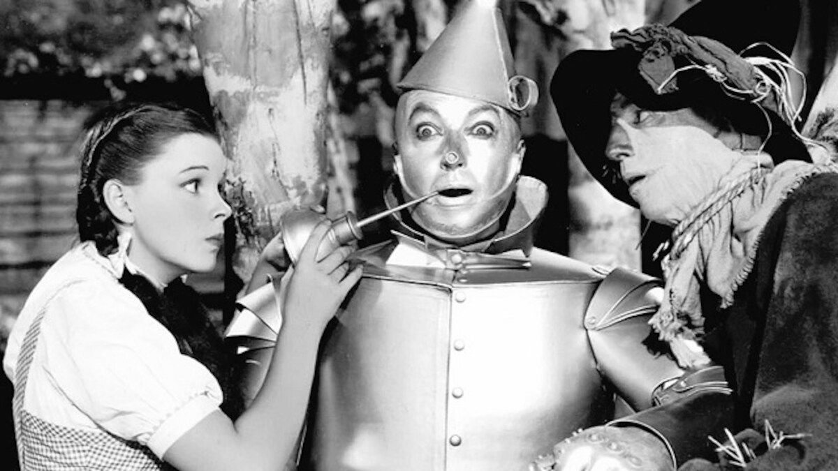 Wizard of Oz new adaptation greenlit at New Line Cinema, to be helmed by Watchmen director Nicole Kassell