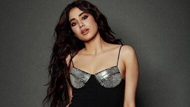 On Janhvi Kapoor's birthday, sister Khushi, Alia Bhatt, Roohi co-stars Rajkummar Rao, Varun Sharma wish actor