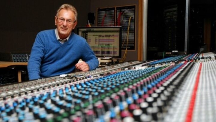 Al Schmitt, 20-time Grammy-winning recording engineer and producer of albums by Bob Dylan, Frank Sinatra, dies at 91