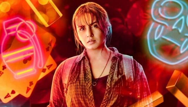 Huma Qureshi debuts her character poster from Zack Snyder's Army of the Dead, says 'keeping my duties as a professional' Huma Qureshi debuts her character poster from Zack Snyder's Army of the Dead, says 'keeping my duties as a professional'