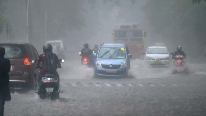 Mumbai faces heavy rains, strong winds as Cyclone Tauktae moves towards Gujarat