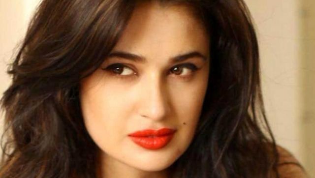 Yuvika Chaudhary apologises after getting called out for 'casteist slur' in viral video Yuvika Chaudhary apologises after getting called out for 'casteist slur' in viral video