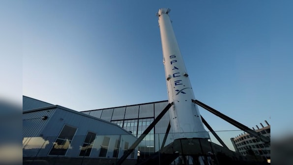 SpaceX to lay off about 10 percent of its workforce - LA Times
