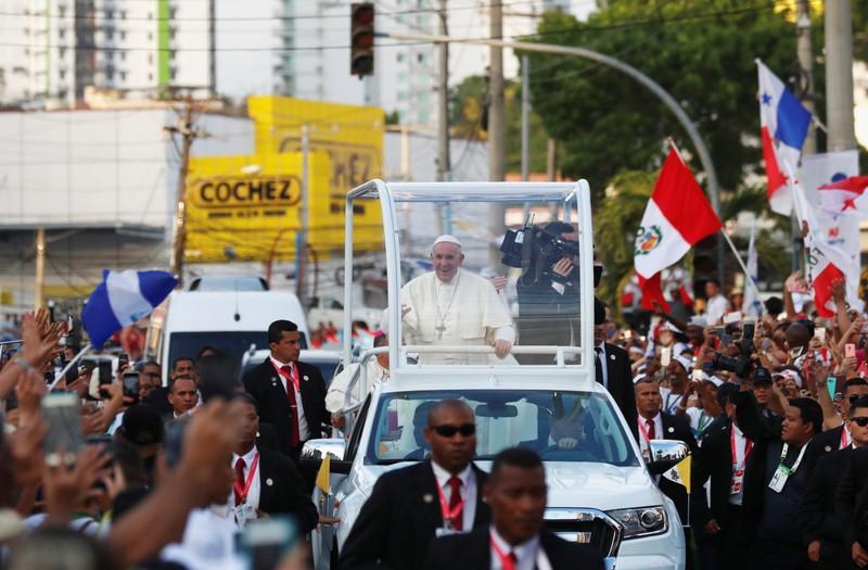 Pope on trip to Panama says fear of migrants makes people crazy