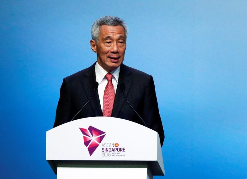 Singapore PMs brother backs his rival with election looming