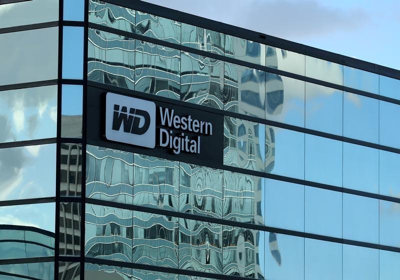 Western Digital quarterly revenue misses estimates shares fall
