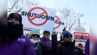Flights grounded at U.S. East Coast airports as controllers call in sick