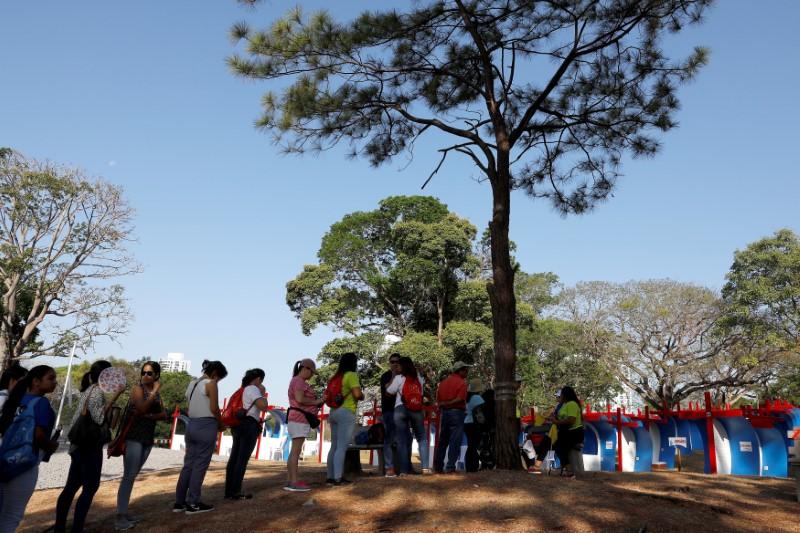 Pope condemns 'senseless' stigmatizing of migrants Pope condemns 'senseless' stigmatizing of migrants