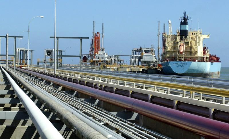 Exclusive Venezuelas PDVSA orders oil cargoes going to the US to be prepaid