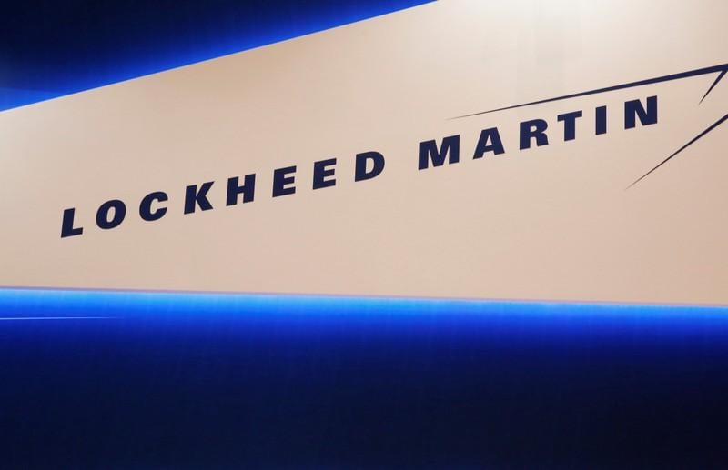 Lockheed forecasts 2019 profit below view but sees higher cash flow
