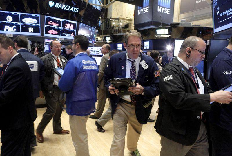 Wall St. rises but pares gains as Middle East concerns persist