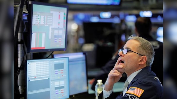 Wall Street set for weekly loss on gathering virus fears