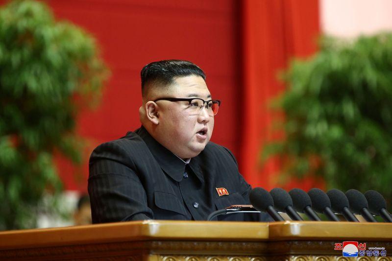 North Koreas Kim wraps up rare party congress with mass art performance