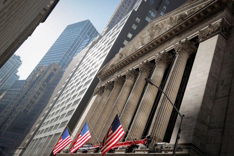 Wall Street drops as big banks fall after results