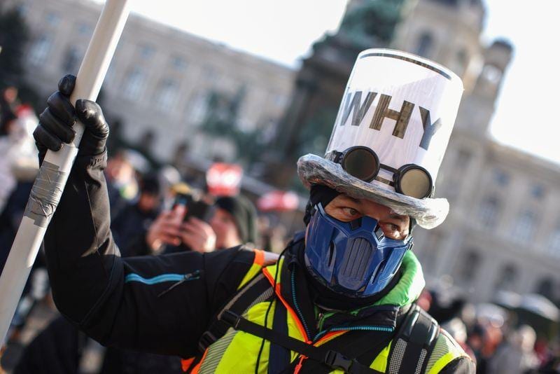 Thousands march in Vienna against coronavirus restrictions