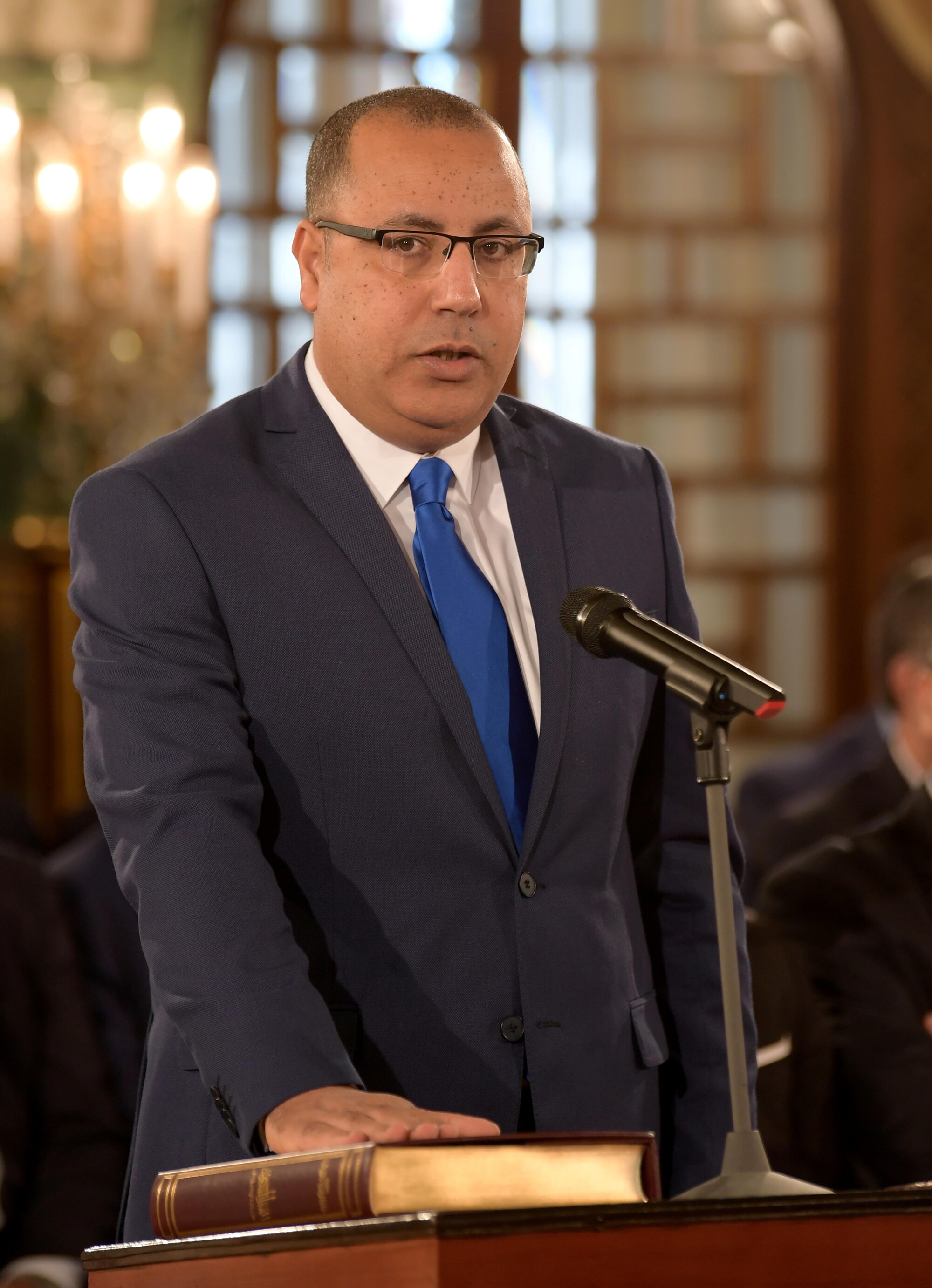 Tunisian PM appoints new ministers in sweeping cabinet reshuffle