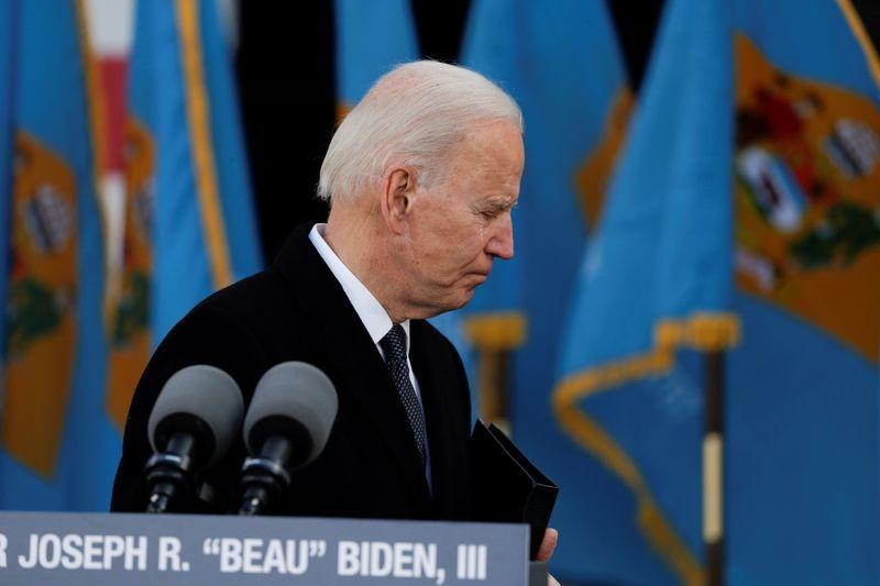 Factbox Heres how Biden plans to roll back Trumps immigration policies