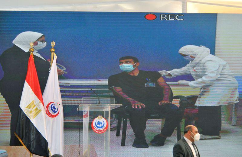 Egypt begins COVID-19 vaccination drive with frontline medical staff ...