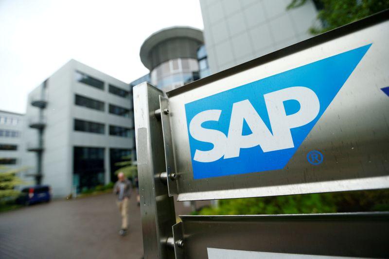 SAP, promising transformation, kicks off cloud computing push