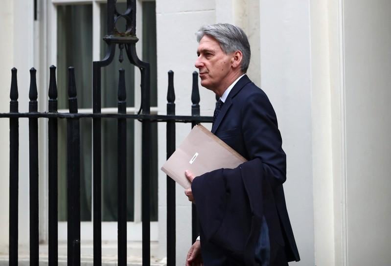 UKs Hammond says nodeal Brexit would be mutual calamity