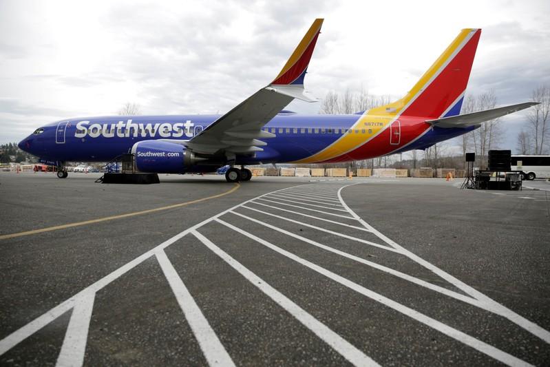 Southwest shares drop as mechanics dispute escalates