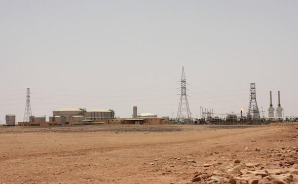 Libyan El Feel oilfield output still around 75,000 bpd, reports of fighting not correct: engineer Libyan El Feel oilfield output still around 75,000 bpd, reports of fighting not correct: engineer