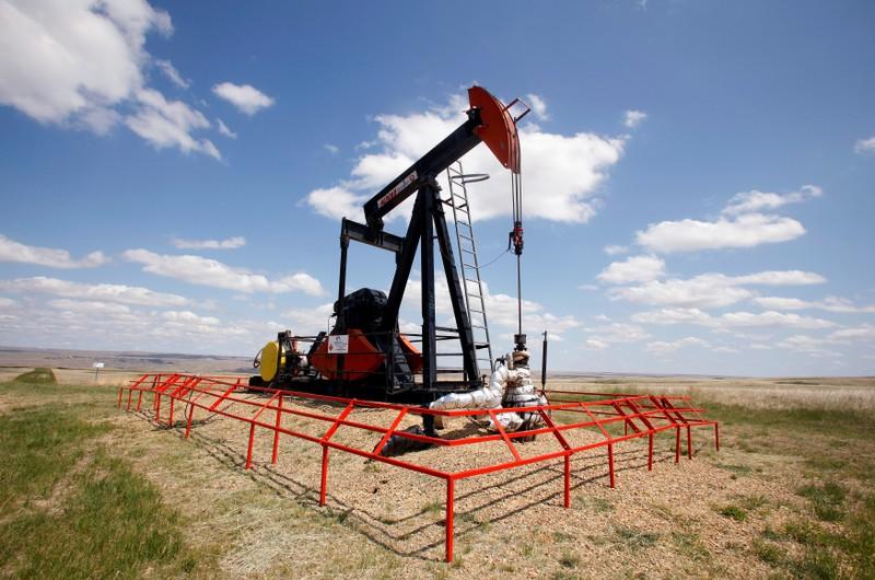Oil reaches more than threemonth highs on USChina trade hopes