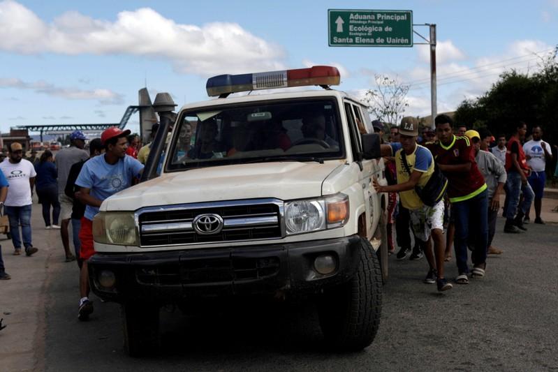 As tensions over aid rise, Venezuelan troops fire on villagers, kill two As tensions over aid rise, Venezuelan troops fire on villagers, kill two