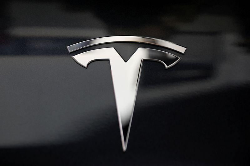 U.S. safety board to issue new recommendations in probe of fatal Tesla Autopilot crash U.S. safety board to issue new recommendations in probe of fatal Tesla Autopilot crash