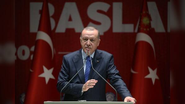 Turkish army retaliates against 'all known' Syrian government targets