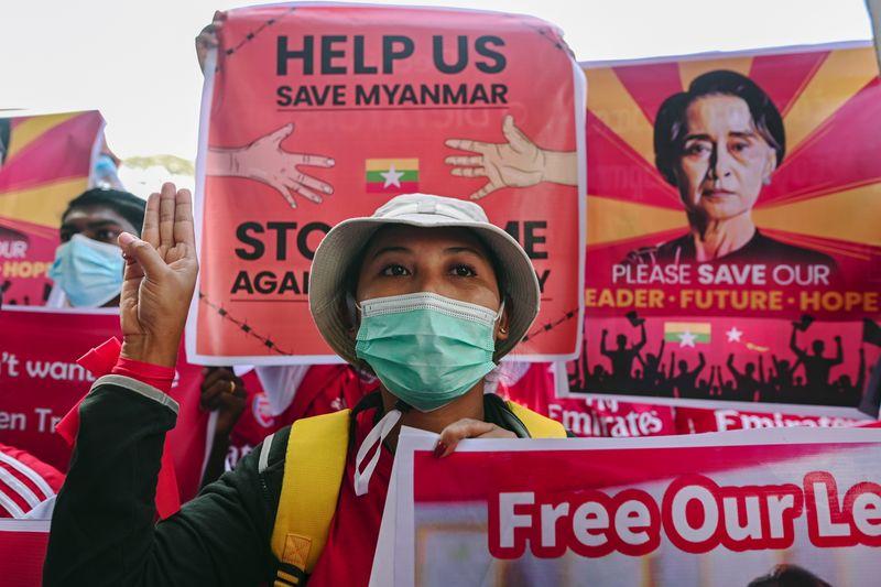 UN rights envoy US urge sanctions against Myanmar junta