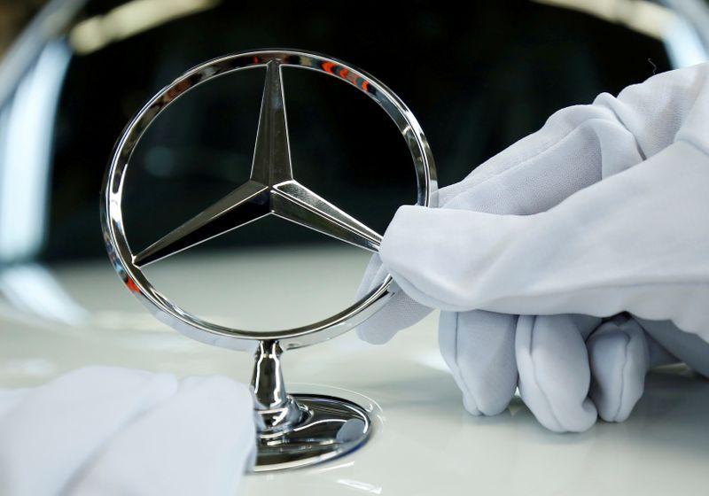 Daimler recalls 129 million US vehicles for software issue